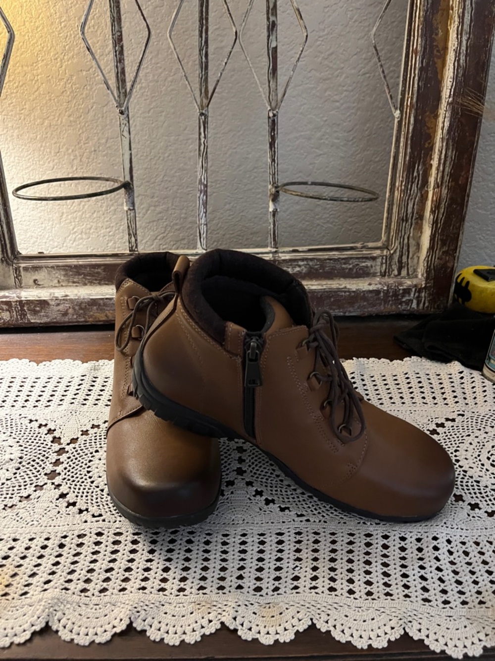 Propet Footwear- Zipper & Lace Comfort Size 11